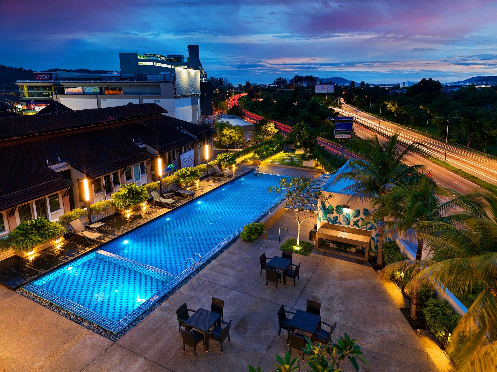 Eastin Hotel Penang Sungai Dua Bukit Exterior photo